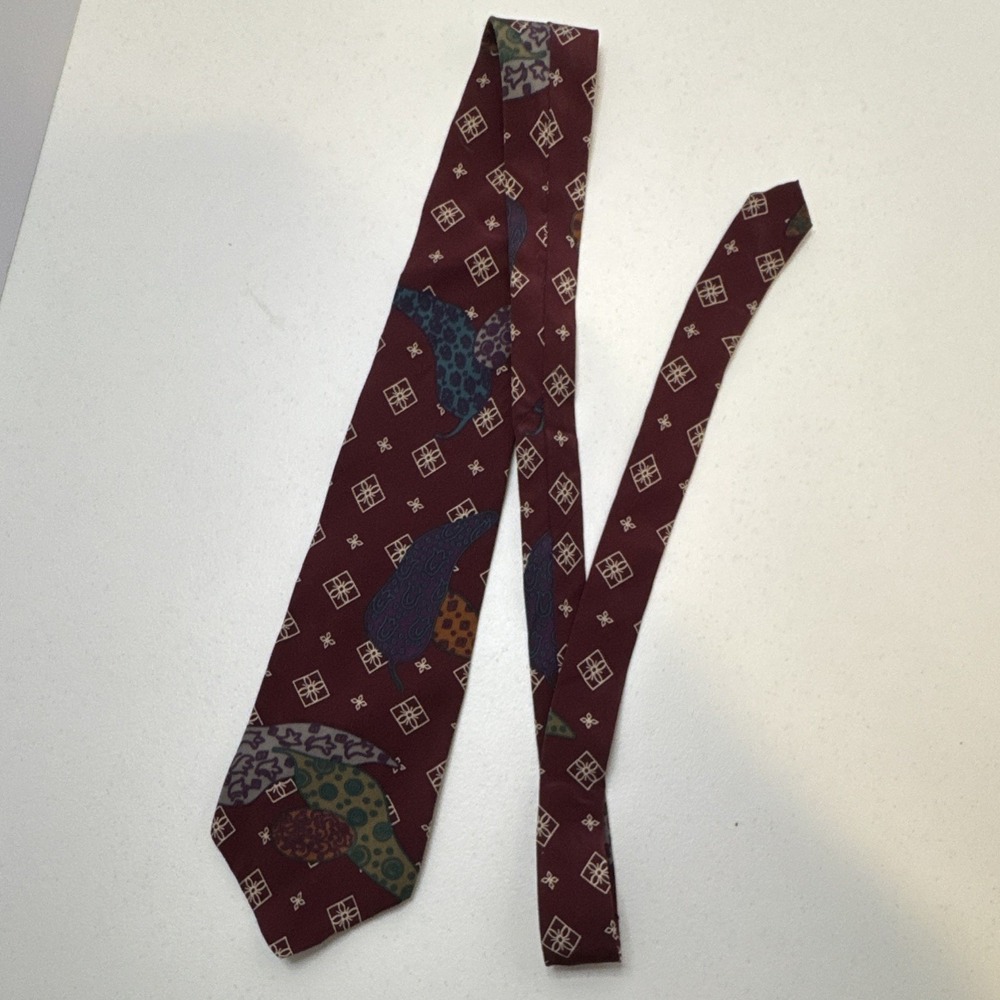 John Henry Men's Burgundy Geometric Pattern Pointed Tie, Multicolor
